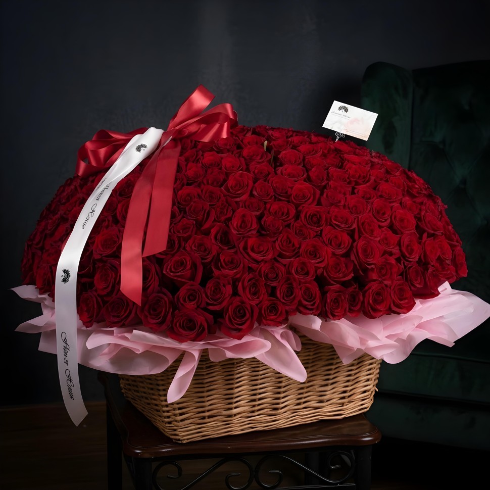 The Imperial Basket β 350 Roses (Red / Hot Pink / White / Yellow)
