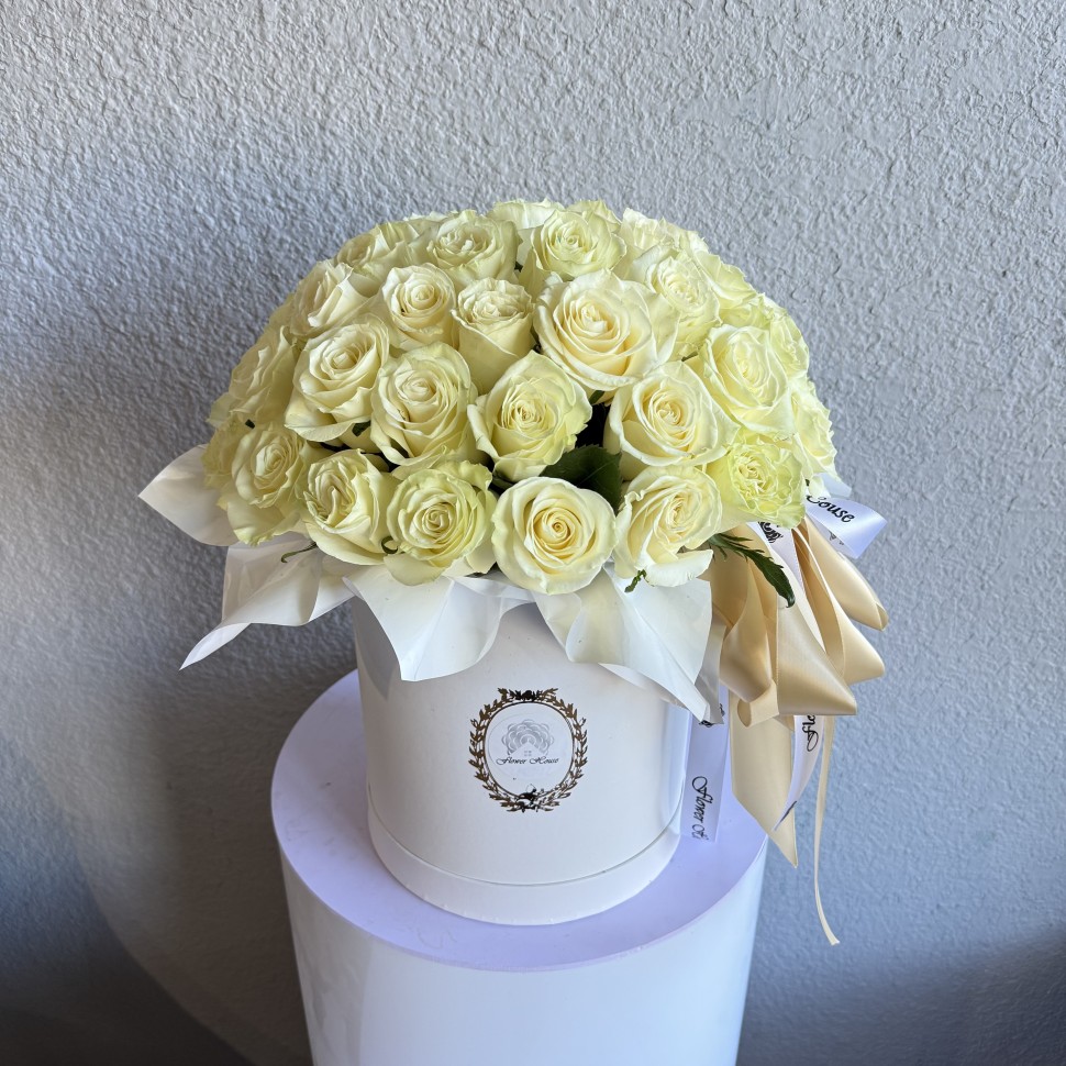 White Roses Luna Flower Box