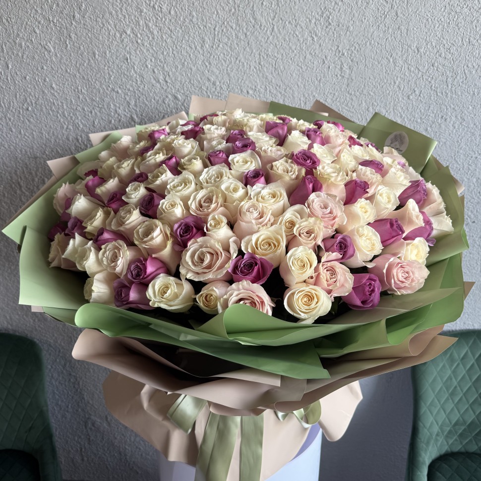 150 Assorted Roses Hand Tied Flower Bouquet