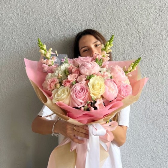 Meara Hand-Tied Bouquet